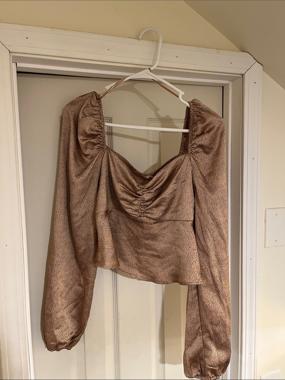 MI AMI Ruched Square-Neck Long Sleeve Top - Brown, size M